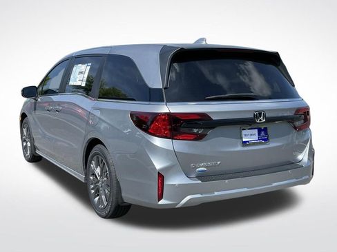 New 2026 Honda Odyssey Touring image 4