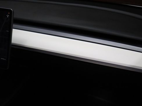 Used 2021 Tesla Model Y Long Range image 51