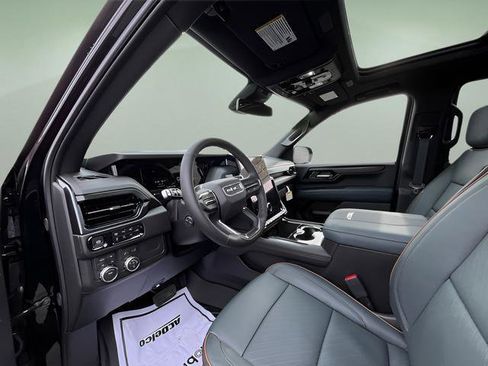 New 2026 GMC Yukon AT4 w/ LPO, Floor Liner Package image 13