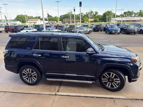 Used 2016 Toyota 4Runner Limited AWD/4WD image 4