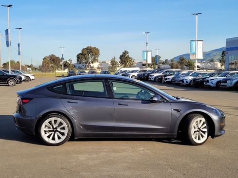 Used 2022 Tesla Model 3 Long Range image 4