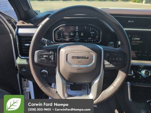 Used 2023 GMC Sierra 1500 Denali w/ Denali Reserve Package AWD/4WD image 14