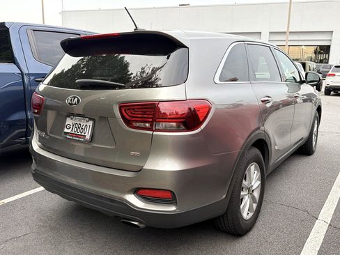 Used 2019 Kia Sorento L FWD image 4