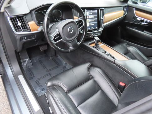 Used 2018 Volvo S90 T6 Inscription w/ Convenience Package image 19