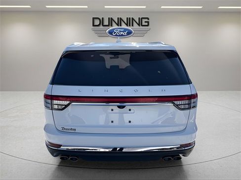 Used 2023 Lincoln Aviator Reserve image 3