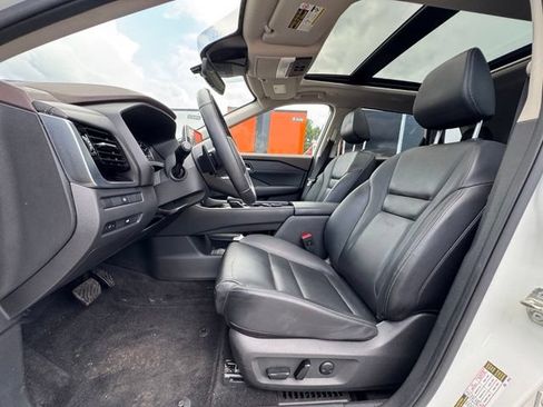 Used 2023 Nissan Rogue SL AWD/4WD image 10