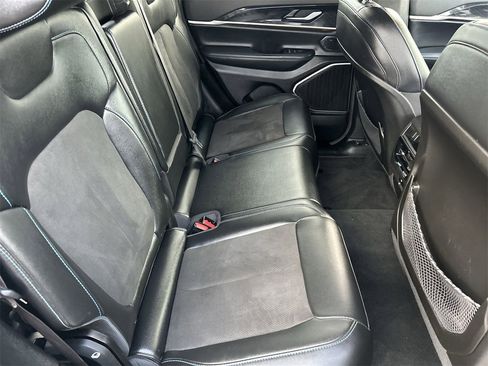 Used 2023 Jeep Grand Cherokee Trailhawk image 10