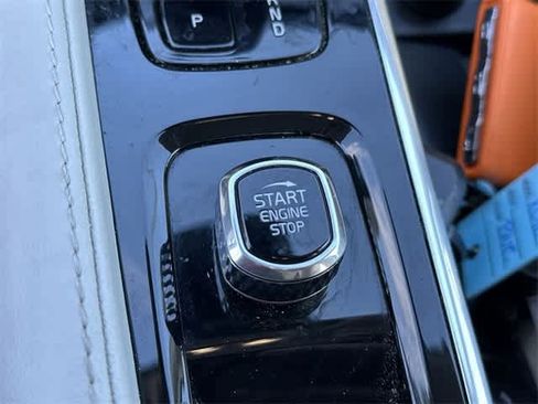 Used 2023 Volvo XC90 B6 Plus w/ Protection Package Premier image 10