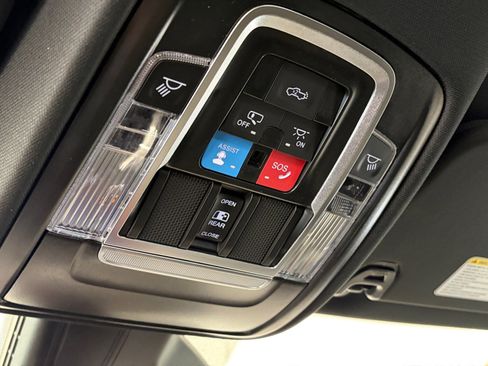 New 2026 RAM 1500 Laramie AWD/4WD image 18