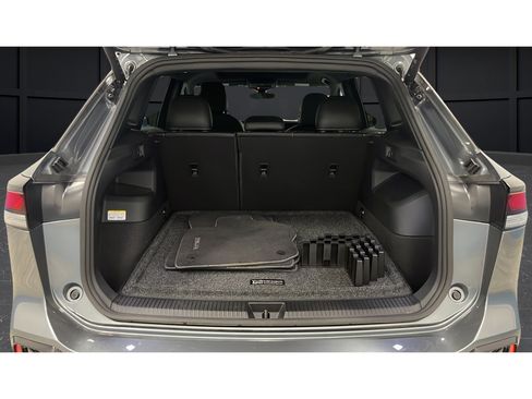 Used 2025 Volkswagen Tiguan SE R-Line AWD/4WD image 27
