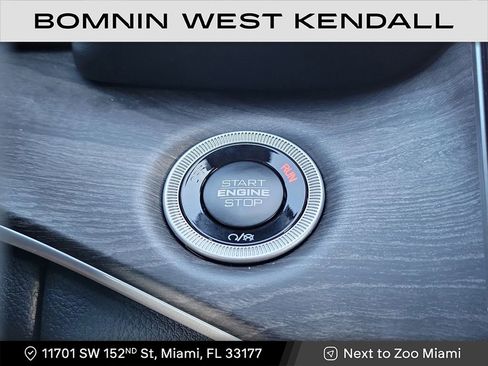 Used 2025 Jeep Grand Cherokee Limited w/ Black Appearance Package image 20