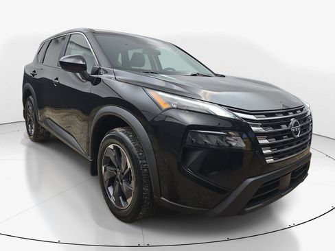 Used 2025 Nissan Rogue SV FWD image 2