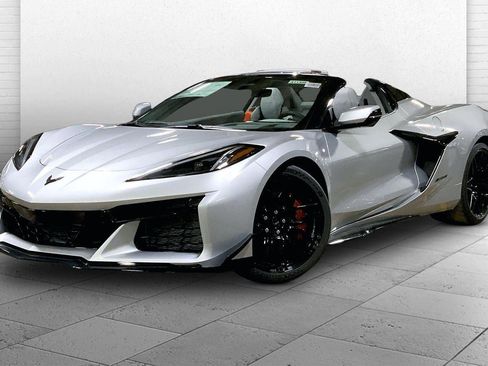 New 2026 Chevrolet Corvette Z06 w/ Z07 Performance Package RWD image 2