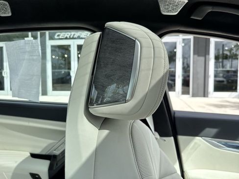 Used 2023 BMW 760i xDrive image 20