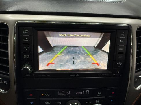 Used 2012 Jeep Grand Cherokee Overland AWD/4WD image 17