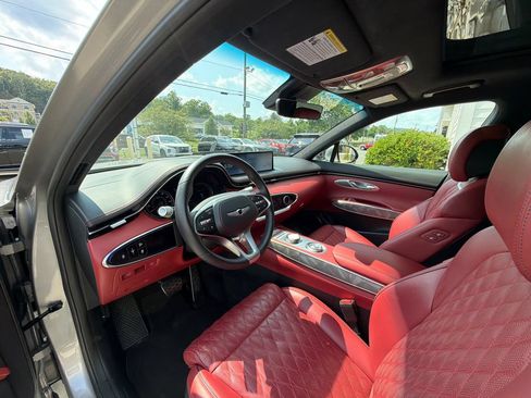 Used 2025 Genesis GV70 3.5T Sport w/ Sport Advanced Package AWD/4WD image 17