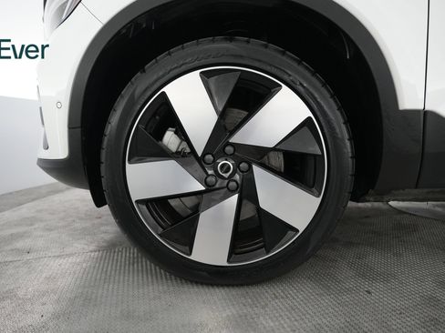Used 2023 Volvo XC40 Recharge Plus w/ Protection Package Premier AWD/4WD image 18