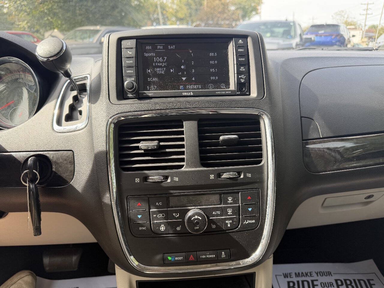 Used 2013 Dodge Grand Caravan Crew w/ Driver Convenience Group FWD image 15