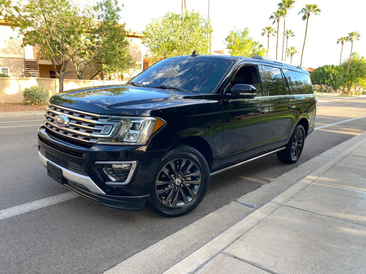 Used 2019 Ford Expedition Max Limited RWD image 3