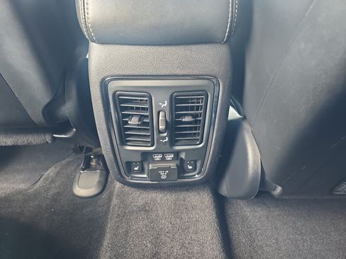 Used 2015 Jeep Grand Cherokee Overland AWD/4WD image 30