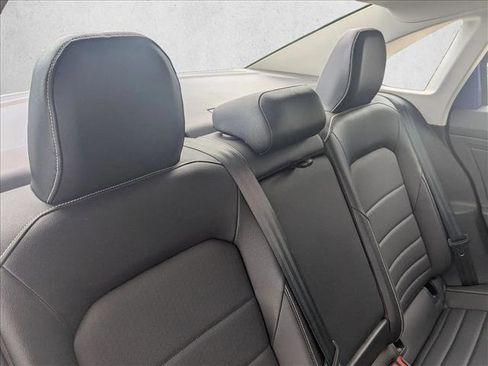 Used 2024 Volkswagen Jetta SE FWD image 18