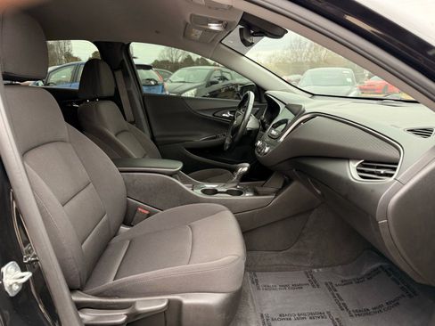 Used 2021 Chevrolet Malibu RS image 27