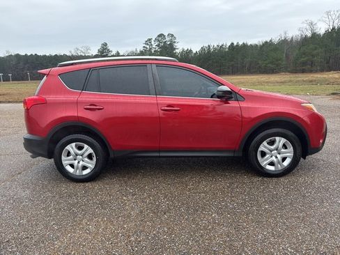 Used 2015 Toyota RAV4 LE image 7