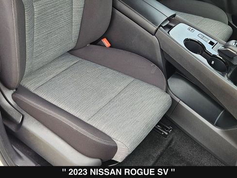 Used 2023 Nissan Rogue SV FWD image 31