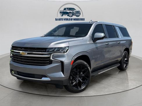 Used 2021 Chevrolet Suburban LT RWD image 4