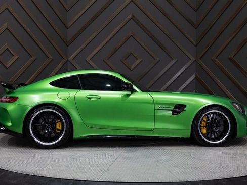 Used 2018 Mercedes-Benz AMG GT R image 3
