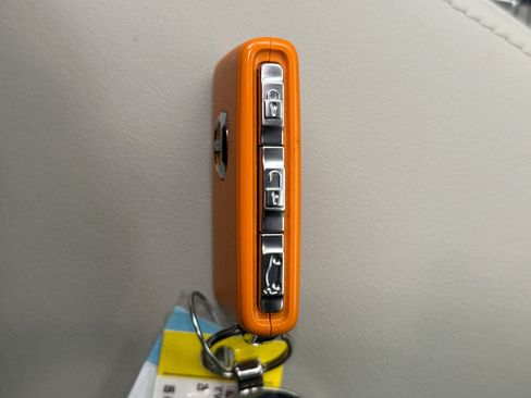 Used 2025 Volvo XC60 B5 Ultra w/ Climate Package image 10