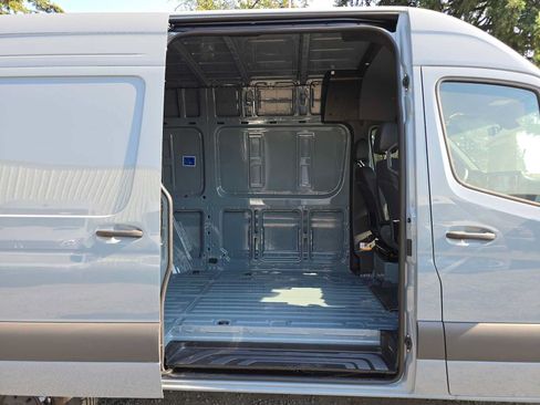 Used 2026 Mercedes-Benz Sprinter 2500 image 13
