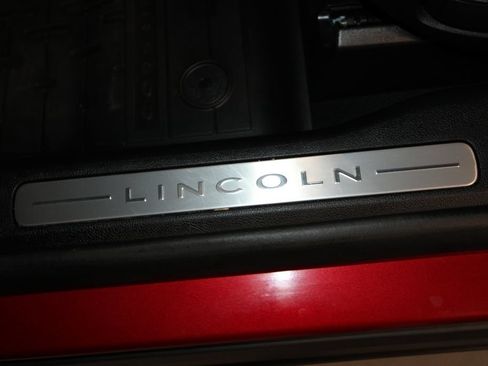 Used 2025 Lincoln Corsair Grand Touring w/ Towing Package AWD/4WD image 7