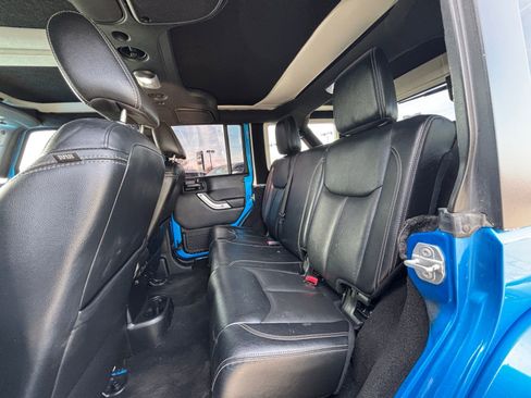 Used 2016 Jeep Wrangler Unlimited Sahara w/ Mopar Chrome Edition Group AWD/4WD image 10