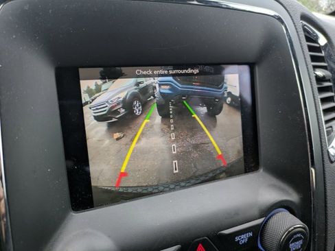 Used 2018 Dodge Durango SXT w/ Quick Order Package 2BB AWD/4WD image 13