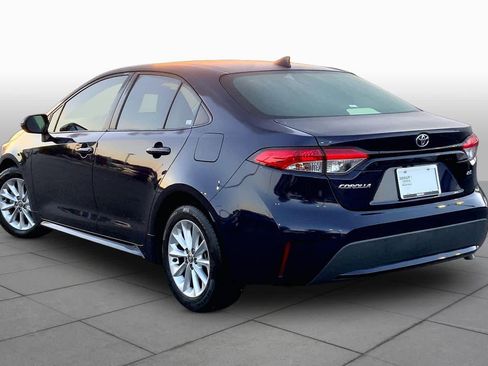 Used 2020 Toyota Corolla LE FWD image 12