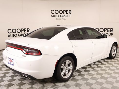 Used 2020 Dodge Charger SXT RWD image 19