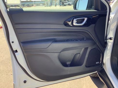 New 2025 Jeep Compass Latitude w/ Sun & Sound Group image 9