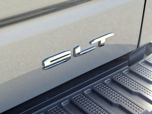 New 2026 GMC Sierra 1500 SLT w/ SLT Convenience Package image 13