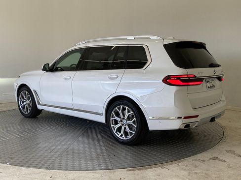 New 2026 BMW X7 xDrive40i image 3