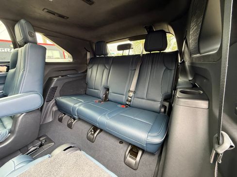 Used 2025 Cadillac Escalade IQ Luxury 2 w/ LPO, Premium Carpet Package AWD/4WD image 20