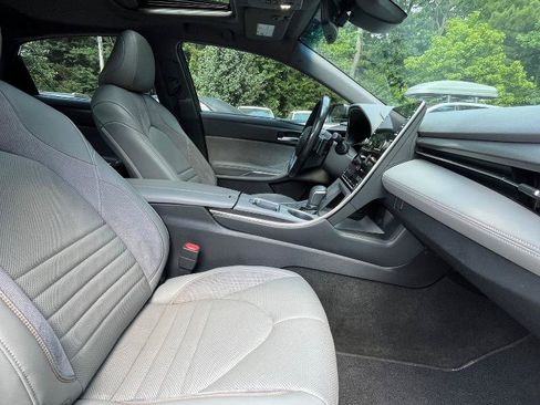 Used 2019 Toyota Avalon XSE w/ Four Season Floor Mat Package FWD image 37