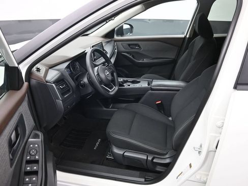 Used 2023 Nissan Rogue S FWD image 9
