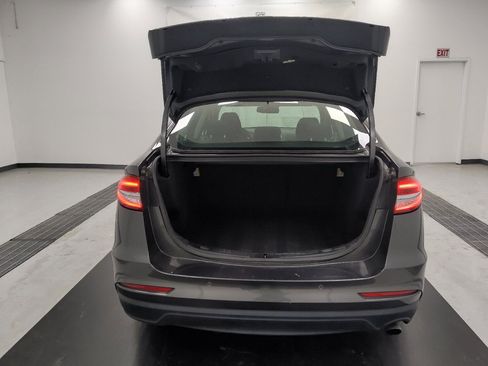 Used 2019 Ford Fusion SE FWD image 29