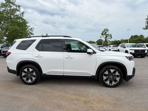 New 2026 Honda Pilot Touring image 8