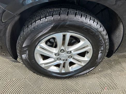 Used 2020 Buick Enclave Essence w/ Sound and Sites Package FWD image 11