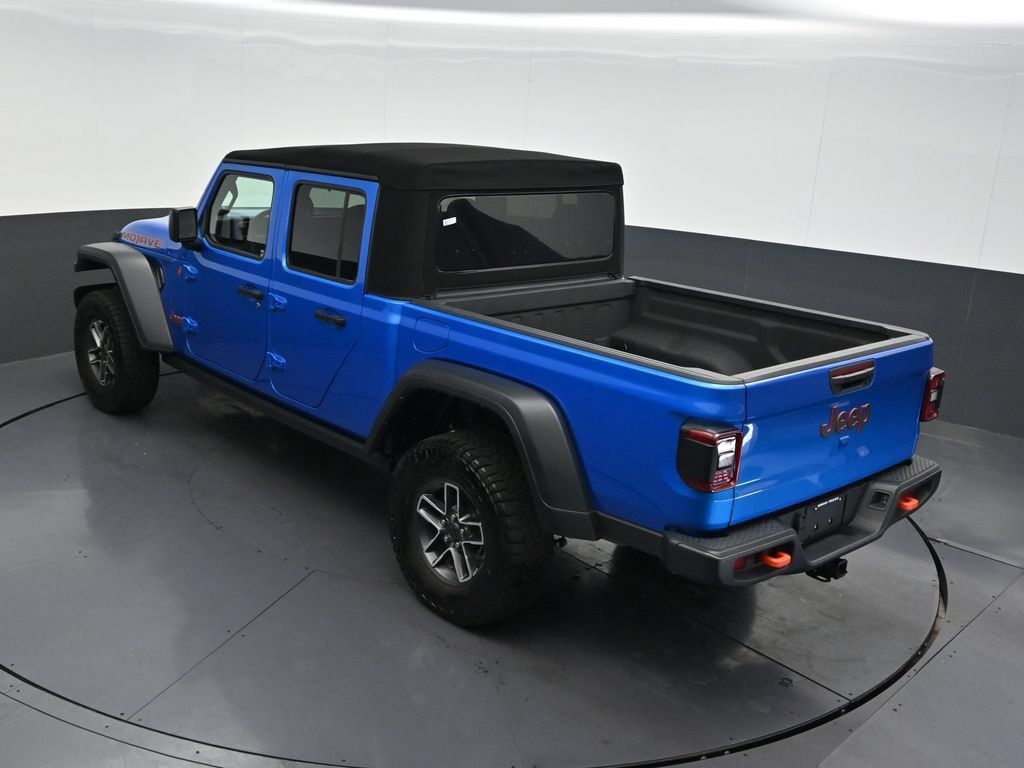 Used 2024 Jeep Gladiator Mojave AWD/4WD image 18