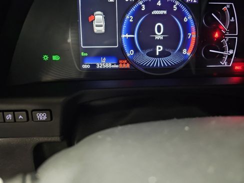 Used 2023 Lexus ES 350 image 12