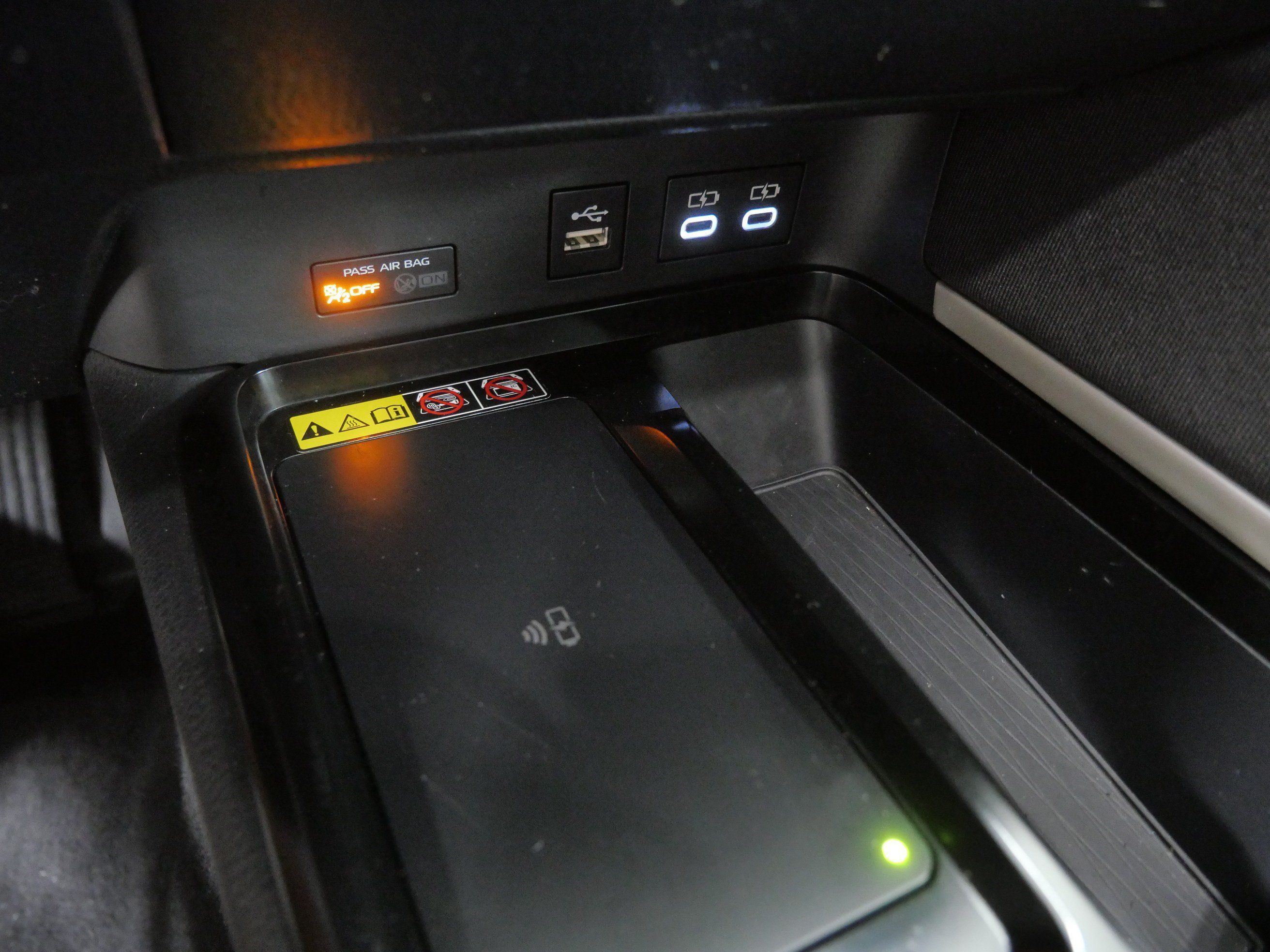 Used 2025 Toyota Camry LE FWD image 33