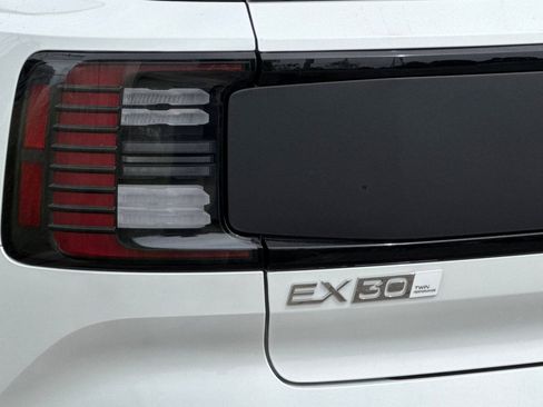 New 2026 Volvo EX30 Cross Country Ultra w/ Protection Package Premier AWD/4WD image 12